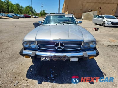 Piąte zdjęcie samochodu w środku: 1984 MERCEDES-BENZ 380 SL VIN:WDBBA45A7EA000978 - miniatura