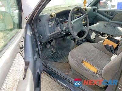 Zdjęcie 8 z 12 samochodu: 1996 CHEVROLET S TRUCK VIN:1GCCS1440T8178703 - miniatura