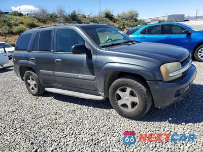 Czwarte zdjęcie samochodu z boku: 2004 CHEVROLET TRAILBLAZER LS VIN:1GNDT13SX42366965 - miniatura