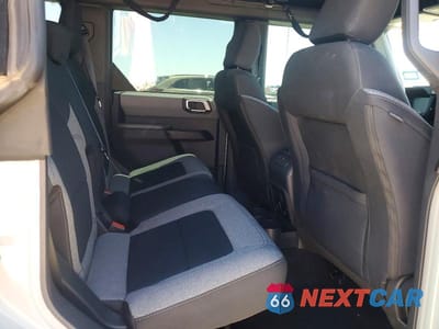 Zdjęcie 10 z 12 samochodu: 2022 FORD BRONCO BASE VIN:1FMDE5BH1NLB57055 - miniatura