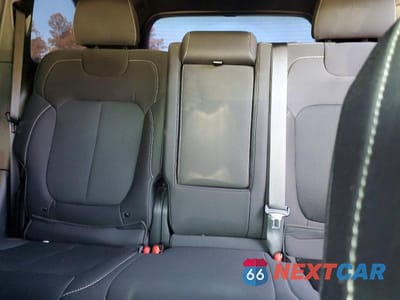 Zdjęcie 10 z 14 samochodu: 2024 JEEP GRAND CHEROKEE LAREDO VIN:1C4RJHAG5RC252837 - miniatura