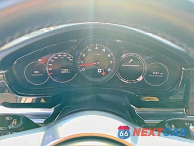 Zdjęcie 8 z 10 samochodu: 2017 PORSCHE PANAMERA 4 VIN:WP0AA2A71HL103883 - miniatura
