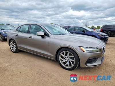Czwarte zdjęcie samochodu z boku: 2019 VOLVO S60 T6 MOMENTUM VIN:7JRA22TK4KG011635 - miniatura