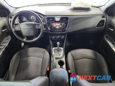 Zdjęcie 8 z 12 samochodu: 2012 CHRYSLER 200 LX VIN:1C3CCBABXCN202288 - miniatura