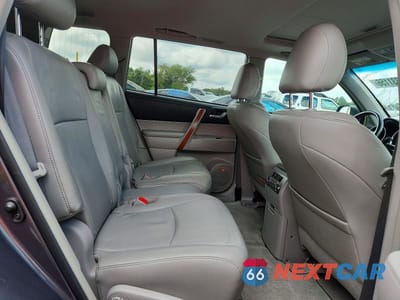Zdjęcie 11 z 13 samochodu: 2010 TOYOTA HIGHLANDER LIMITED VIN:5TDDK3EH2AS029395 - miniatura