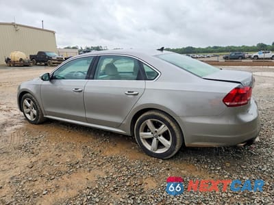 Drugie zdjęcie samochodu z przodu: 2012 VOLKSWAGEN PASSAT SE VIN:1VWBH7A34CC102548 - miniatura