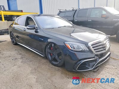 Czwarte zdjęcie samochodu z boku: 2018 MERCEDES-BENZ S 63 AMG 4MATIC VIN:WDDUG8JB0JA386853 - miniatura