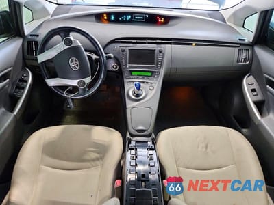 Zdjęcie 8 z 12 samochodu: 2010 TOYOTA PRIUS V VIN:JTDKN3DU3A0083496 - miniatura