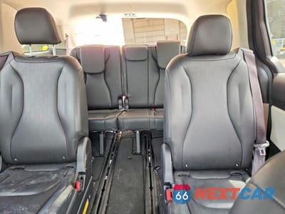 Zdjęcie 10 z 13 samochodu: 2023 KIA CARNIVAL LX VIN:KNDNB4H30P6205511 - miniatura