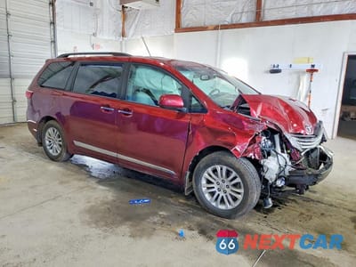 Czwarte zdjęcie samochodu z boku: 2017 TOYOTA SIENNA XLE 8-PASSENGER VIN:5TDYZ3DC4HS821142 - miniatura