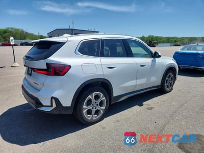 Trzecie zdjęcie samochodu z tyłu: 2026 BMW X1 XDRIVE28I VIN:WBX73EF04T5459620 - miniatura