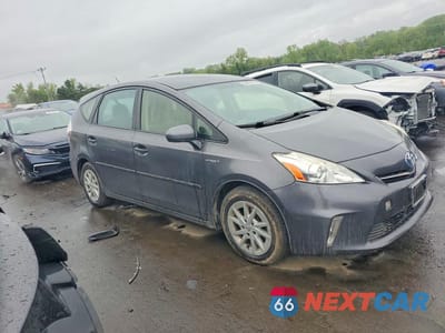 Czwarte zdjęcie samochodu z boku: 2014 TOYOTA PRIUS V THREE VIN:JTDZN3EU8EJ011447 - miniatura