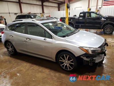 Czwarte zdjęcie samochodu z boku: 2018 SUBARU IMPREZA LIMITED VIN:4S3GTAU69J3717653 - miniatura
