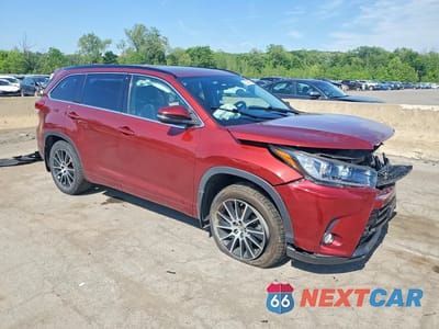Czwarte zdjęcie samochodu z boku: 2018 TOYOTA HIGHLANDER SE VIN:5TDJZRFH3JS805162 - miniatura