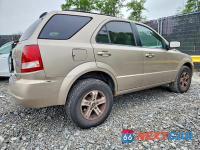 Trzecie zdjęcie samochodu z tyłu: 2004 KIA SORENTO LX VIN:KNDJC733045261132 - miniatura
