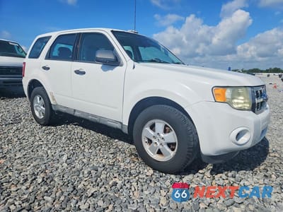 Czwarte zdjęcie samochodu z boku: 2009 FORD ESCAPE XLS VIN:1FMCU02799KC84754 - miniatura