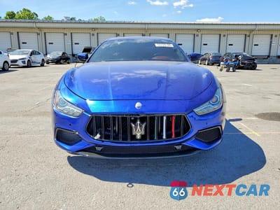 Piąte zdjęcie samochodu w środku: 2019 MASERATI GHIBLI S VIN:ZAM57YTA1K1319484 - miniatura