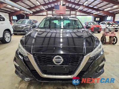 Piąte zdjęcie samochodu w środku: 2019 NISSAN ALTIMA SR VIN:1N4BL4CV7KC148412 - miniatura