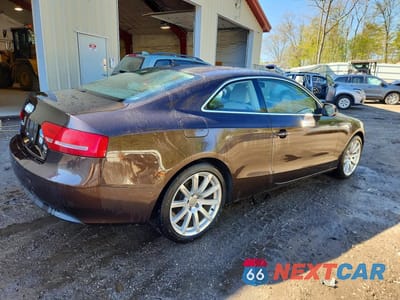 Trzecie zdjęcie samochodu z tyłu: 2011 AUDI A5 PREMIUM PLUS VIN:WAURFAFR4BA028931 - miniatura