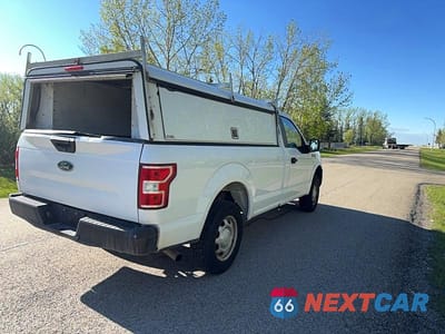 Czwarte zdjęcie samochodu z boku: 2018 FORD F150 VIN:1FTMF1EB7JKD39070 - miniatura