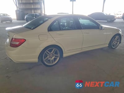 Trzecie zdjęcie samochodu z tyłu: 2013 MERCEDES-BENZ C 250 VIN:WDDGF4HB5DR271380 - miniatura