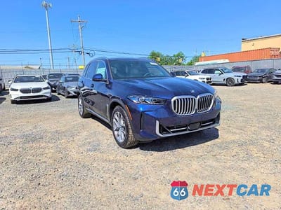Trzecie zdjęcie samochodu z tyłu: 2026 BMW X5 XDRIVE50E VIN:5UX43EU0XT9407726 - miniatura