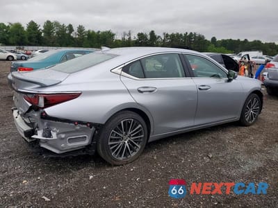 Trzecie zdjęcie samochodu z tyłu: 2025 LEXUS ES 300H BASE VIN:58ADA1C17SU072970 - miniatura