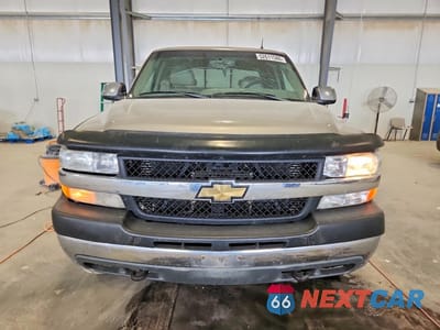 Piąte zdjęcie samochodu w środku: 2002 CHEVROLET SILVERADO K2500 HEAVY DUTY VIN:1GCHK23192F177448 - miniatura