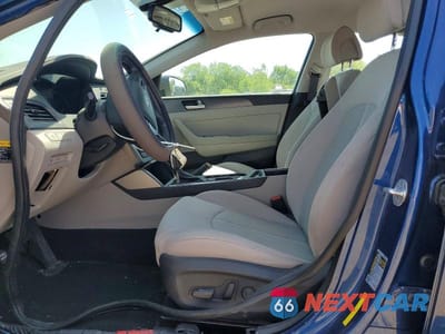 Zdjęcie 7 z 12 samochodu: 2017 HYUNDAI SONATA SPORT VIN:5NPE34AF2HH539712 - miniatura