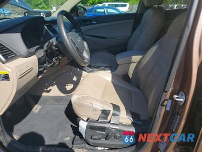 Zdjęcie 7 z 12 samochodu: 2016 HYUNDAI TUCSON SE VIN:KM8J33A46GU186785 - miniatura