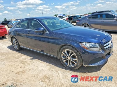 Czwarte zdjęcie samochodu z boku: 2016 MERCEDES-BENZ C 300 VIN:55SWF4JB7GU111042 - miniatura