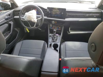 Zdjęcie 8 z 12 samochodu: 2025 VOLKSWAGEN JETTA SE VIN:3VW7X7BU3SM087439 - miniatura
