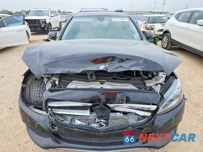 Piąte zdjęcie samochodu w środku: 2017 MERCEDES-BENZ C 300 VIN:55SWF4JB4HU183107 - miniatura