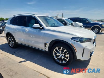 Czwarte zdjęcie samochodu z boku: 2024 BMW X5 XDRIVE40I VIN:5UX23EU08R9V86848 - miniatura