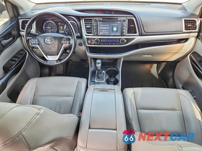 Zdjęcie 8 z 13 samochodu: 2019 TOYOTA HIGHLANDER XLE VIN:5TDJZRFH2KS926671 - miniatura