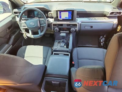 Zdjęcie 8 z 13 samochodu: 2025 TOYOTA TACOMA SR5 VIN:3TMKB5FN9SM039933 - miniatura
