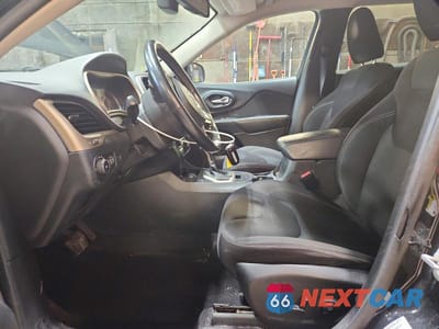 Zdjęcie 7 z 13 samochodu: 2016 JEEP CHEROKEE LATITUDE VIN:1C4PJMCS4GW175441 - miniatura