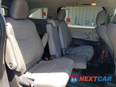 Zdjęcie 11 z 13 samochodu: 2022 TOYOTA SIENNA LE VIN:5TDKRKEC9NS115746 - miniatura