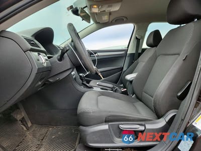 Zdjęcie 7 z 12 samochodu: 2012 VOLKSWAGEN PASSAT VIN:1VWAP7A34CC027445 - miniatura