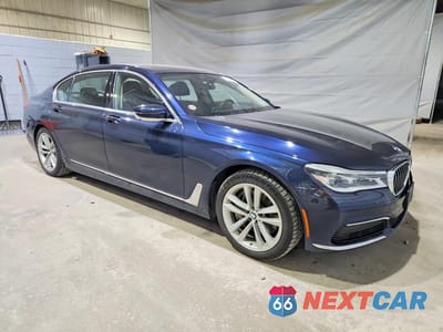 Czwarte zdjęcie samochodu z boku: 2019 BMW 750 XI VIN:WBA7F2C56KB240528 - miniatura