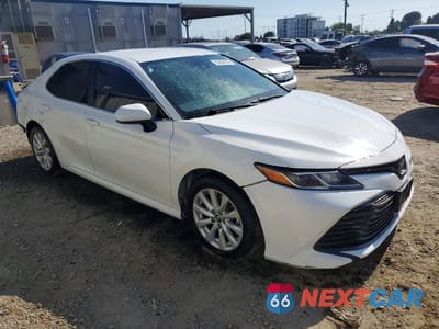 Czwarte zdjęcie samochodu z boku: 2019 TOYOTA CAMRY LE VIN:4T1B11HK4KU838699 - miniatura