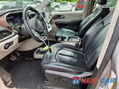 Zdjęcie 7 z 13 samochodu: 2018 CHRYSLER PACIFICA TOURING L VIN:2C4RC1BG0JR192929 - miniatura