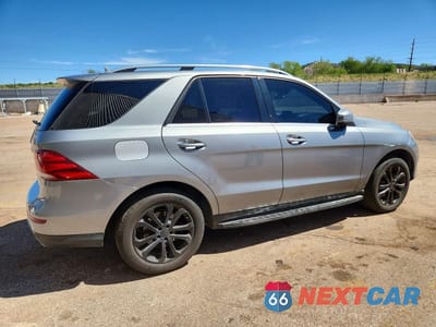 Trzecie zdjęcie samochodu z tyłu: 2016 MERCEDES-BENZ GLE 350 4MATIC VIN:4JGDA5HB6GA638478 - miniatura