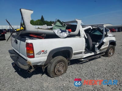 Trzecie zdjęcie samochodu z tyłu: 2001 CHEVROLET SILVERADO K2500 HEAVY DUTY VIN:1GCHK29U81E325546 - miniatura