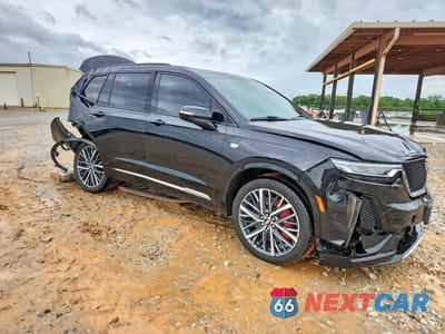 Czwarte zdjęcie samochodu z boku: 2022 CADILLAC XT6 SPORT PLATINUM VIN:1GYKPHRS4NZ157115 - miniatura