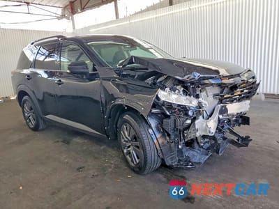 Czwarte zdjęcie samochodu z boku: 2026 NISSAN PATHFINDER SV VIN:5N1DR3BS7TC211217 - miniatura