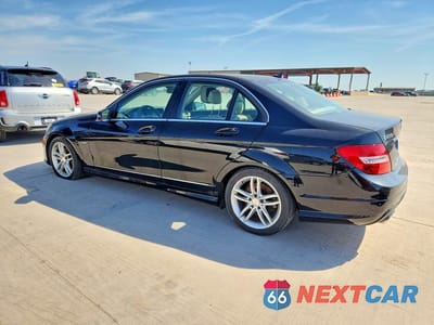 Drugie zdjęcie samochodu z przodu: 2012 MERCEDES-BENZ C 250 VIN:WDDGF4HB6CR203295 - miniatura