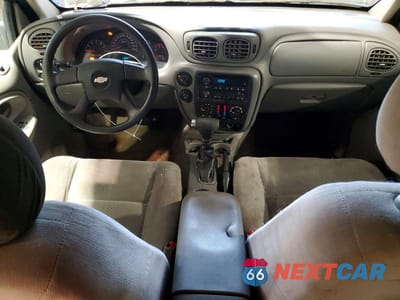 Zdjęcie 8 z 13 samochodu: 2008 CHEVROLET TRAILBLAZER LS VIN:1GNDT13SX82236030 - miniatura