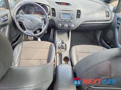 Zdjęcie 8 z 12 samochodu: 2016 KIA FORTE SX VIN:KNAFZ5A35G5592172 - miniatura