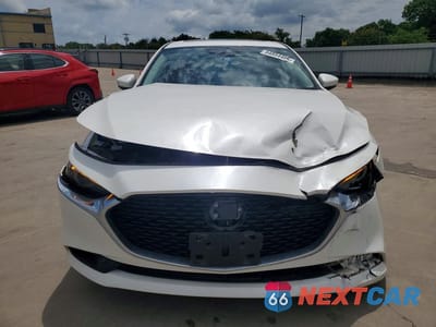 Piąte zdjęcie samochodu w środku: 2021 MAZDA 3 PREMIUM VIN:JM1BPADL9M1319797 - miniatura